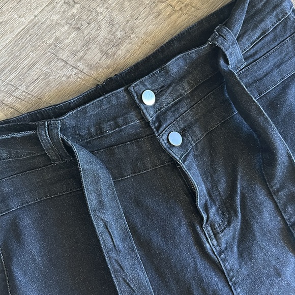 Tie-Waist Flare Jeans - Picture 2 of 7